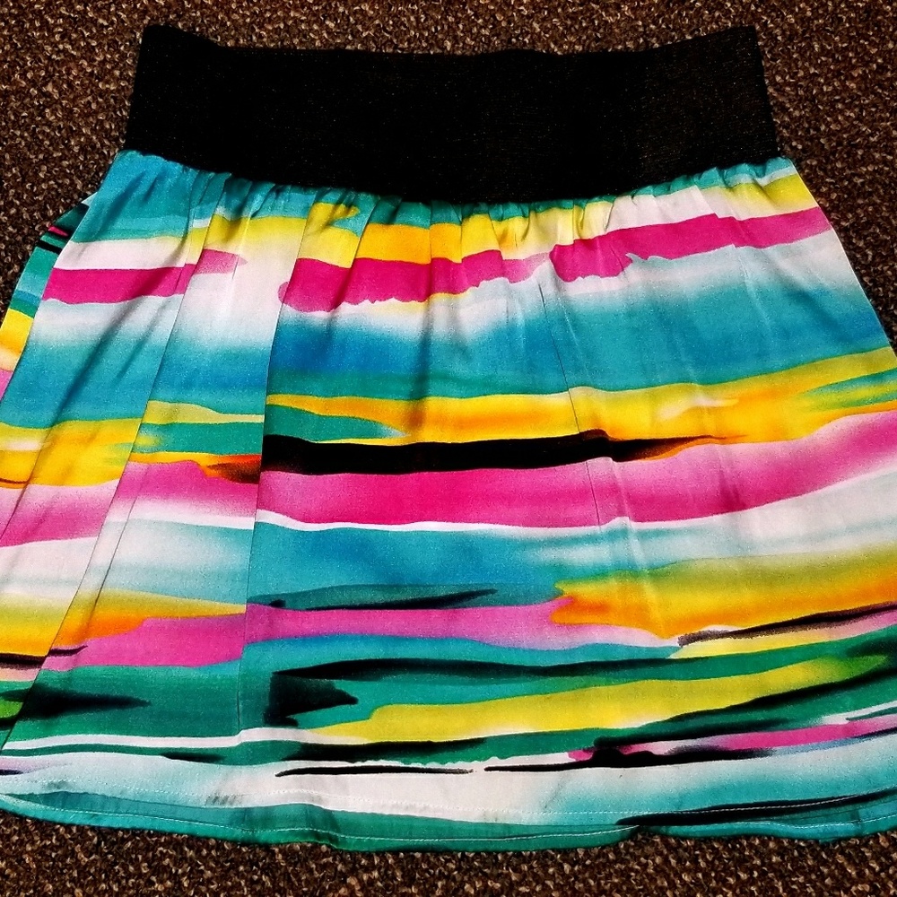 BEBE FLORAL MINI SKIRT! SIZE XS LIKE NEW